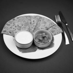 Papad Paratha [Dahi, Achar]