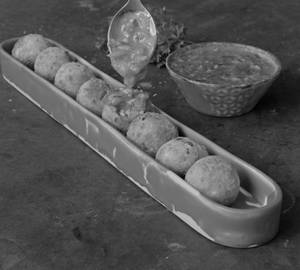 Cheese Chilli Balls In Coriander Sauce