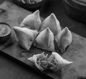 Chinese Samosa [2 Pieces]