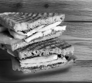 Salad paneer sandwich
