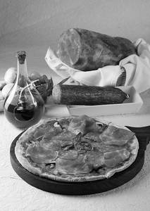 Pizza Affettati Misti Con Funghi