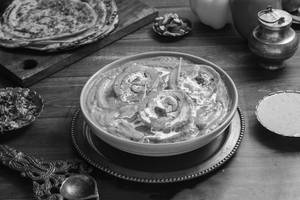 Dum Aloo Bharwa