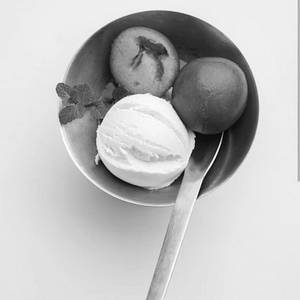 Gulab Jamuun (2pieces) With Vanilla