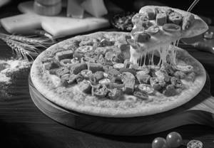 Cbf Extra Chicken Thin Crust Medium Pizza [Crispy Crunchy Thin Crust]