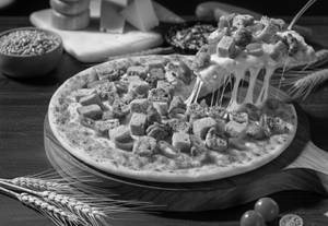 Cbf Tandoori Chicken Thin Crust Medium Pizza [Crispy Crunchy Thin Crust]