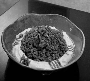 Hummus With Minced Chicken