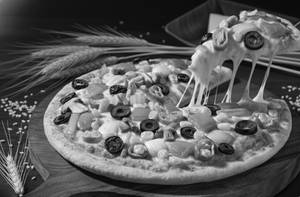 Cbf Exotic Veggie Thin Crust Medium Pizza [Crispy Crunchy Thin Crust]