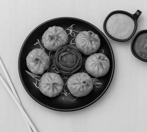 Veg Fried Momos (8 Pcs)