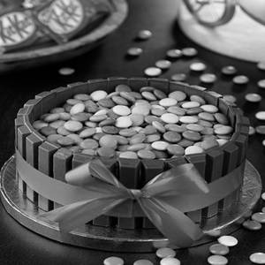 Kitkat And Gems Cake
