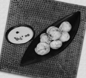Kulzhi Paniyaram (7 Pieces)