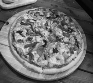 Alif Special Chicken Pizza