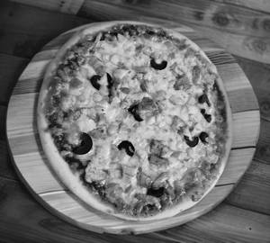 Chicken Golden Delight Pizza