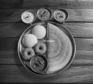 2 Idli+2 Vada+1Dosa