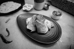 Achari Paneer Roll