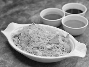 Veg Hakka Noodles
