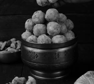 Dryfruit Aata Laddu