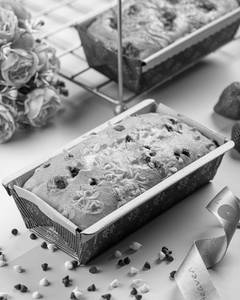 Vanilla With Chocochips Bar Cake