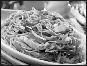 Egg Chicken Hakka Noodles