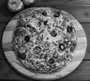 Chicken den's special pizza