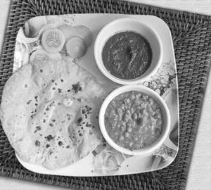 Ghee phulka with aloo matar sabji [4 pieces]