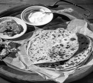 Aloo Parantha With Achar And Papad