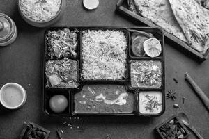 Veg Special Thali With Kesariya Kheer