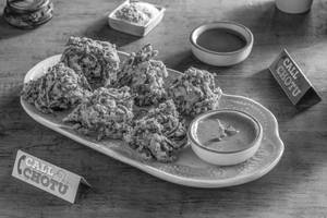 Pyaz Pakoda