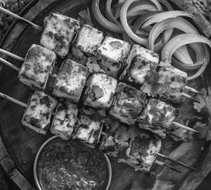 Tandoori Stuffed Paneer Tikka