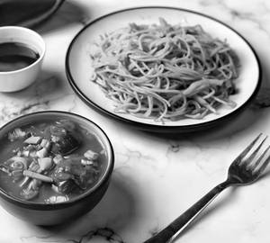 Manchurian Noodles   with Gravy