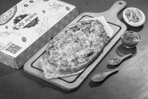 Peppy Paneer Pide