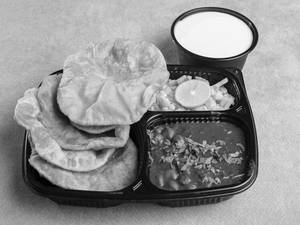 Chole Puri Breakfast Combo