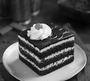 Eggless Black Forest Pastry (1 Slice)