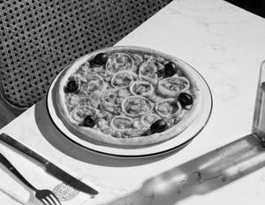 Sweet Corn And Black Olives Pizza