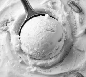 American nuts scooping