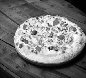 Special Makhani Paneer Pizza