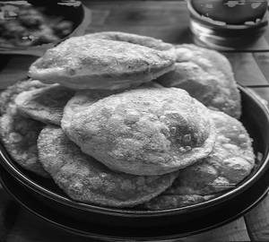 Peas Kochuri (Per Pc)