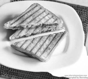 Veg pizza sandwich