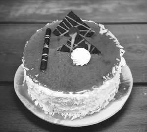 Strawberry Cake 1/2 Kg