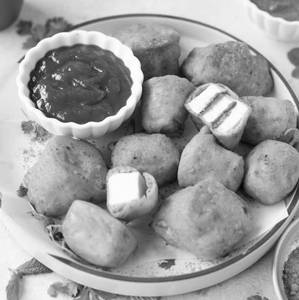 Paneer Pakoda (8 Pcs)