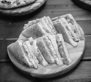 Schezwan Masala Omelette Sandwich [2 Slices]