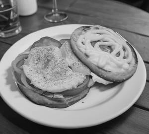 Classic Cream Steam Egg Burger