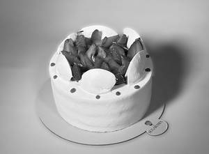Fresh Strawberry Cream Cake