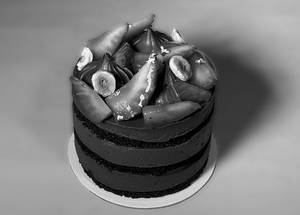 Hazelnut & Fresh Strawberry Fudge Cake (200g)