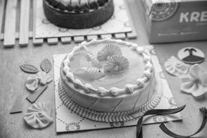 Alphonso Mangolicious Cake (With Egg) (500 Gm)