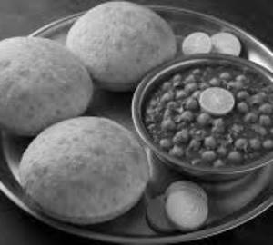 Chole Bhature [2 Bhature]