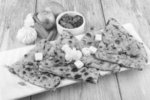 Aloo Pyaz Paratha