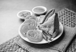 Samosa Jalebi Combo