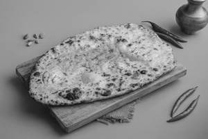 Aloo Pyaz Kulcha