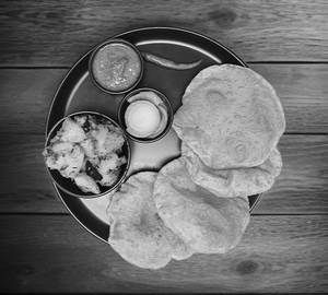 Aloo Masala ( 5) Poori