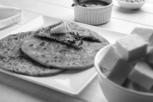Paneer Pyaaz Paratha
